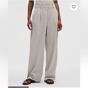 Lululemon pleat front high rise trouser women’s